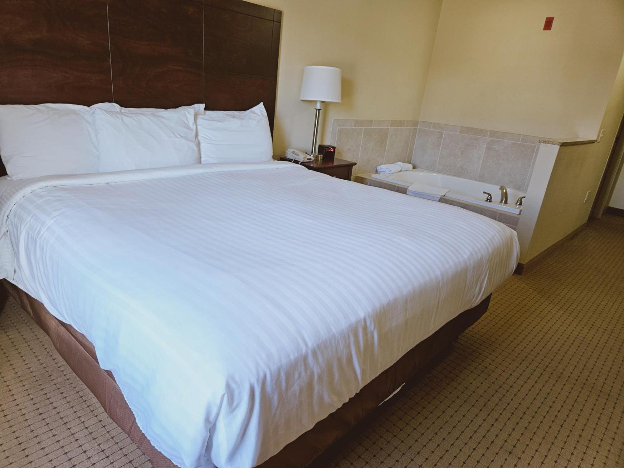 Cobblestone Inn & Suites - Bloomfield Eksteriør billede