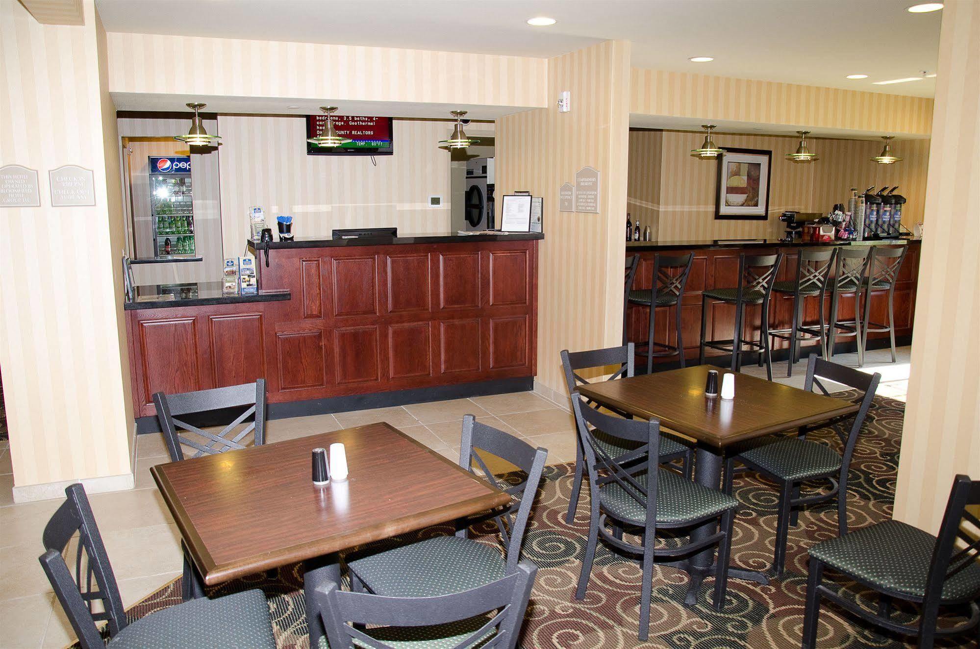 Cobblestone Inn & Suites - Bloomfield Eksteriør billede