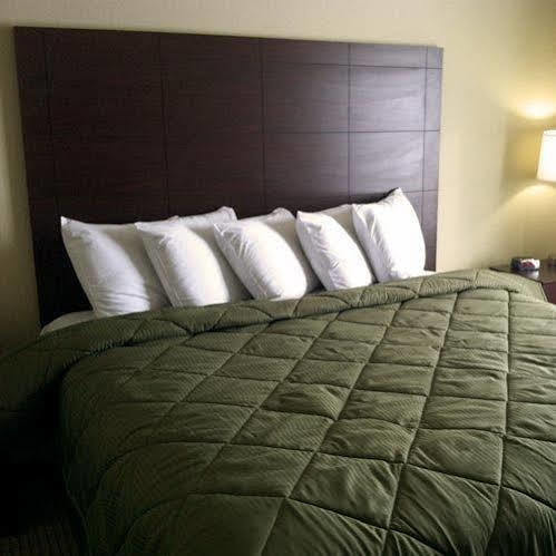 Cobblestone Inn & Suites - Bloomfield Eksteriør billede